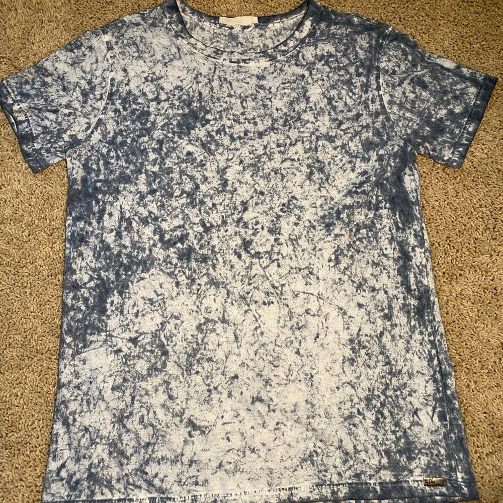 Basic tees to use in daily life